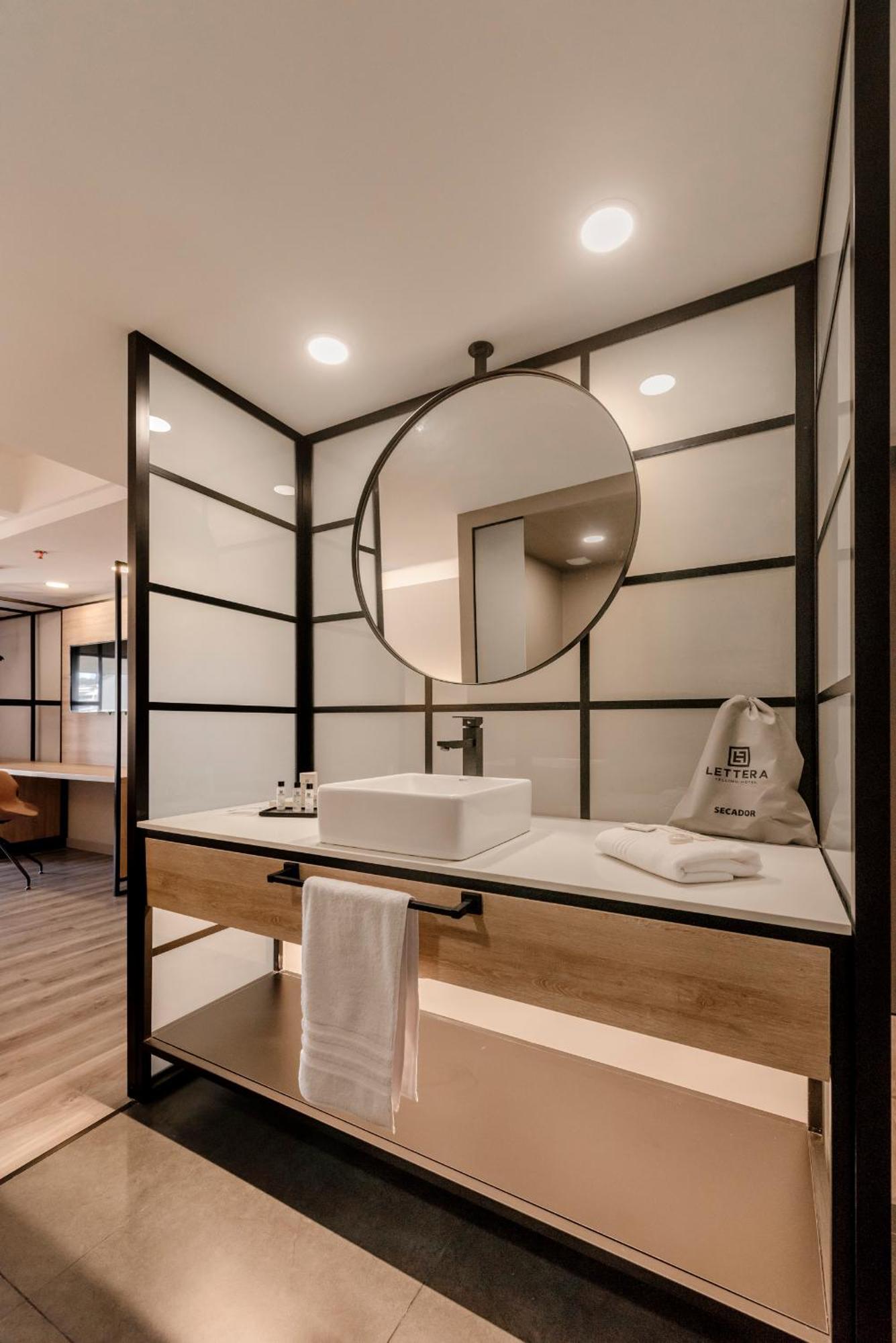 Lettera 4* Medellín